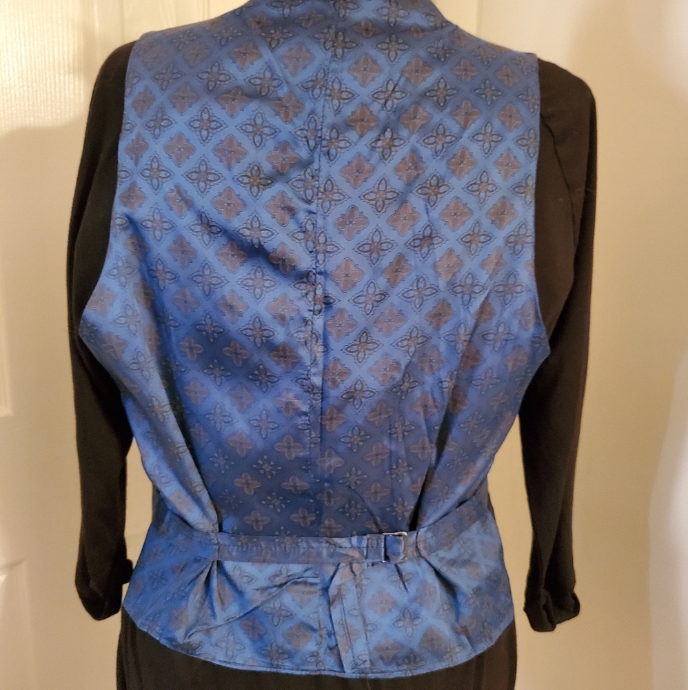Blue vest button closure EUC 4 pockets unisex - Picture 3 of 8